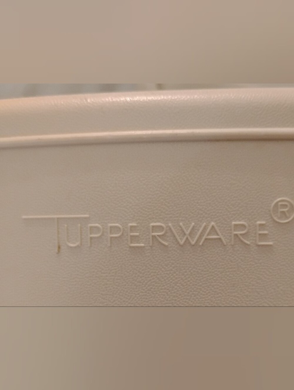 Tupperware Ice Cream Keeper - Picture 3 of 3